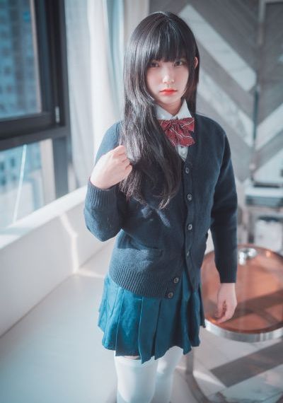 女教师hd中字版高清费看_HD在线播放观看