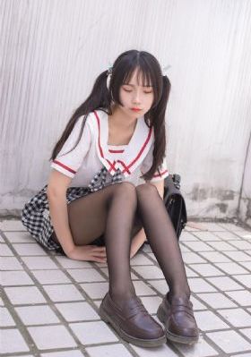 蒙上眼睛的女大学生_HD在线视频观看