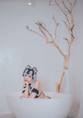 美女露出胸让男生狂揉_高清国产国语三级